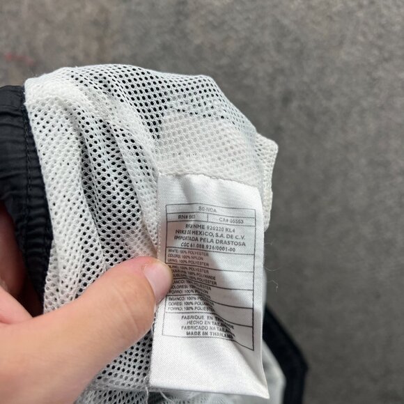 90s Nike Shorts Mens Large Black Swim Trunks Athletic Vintage Swoosh Nylon - Picture 10 of 11